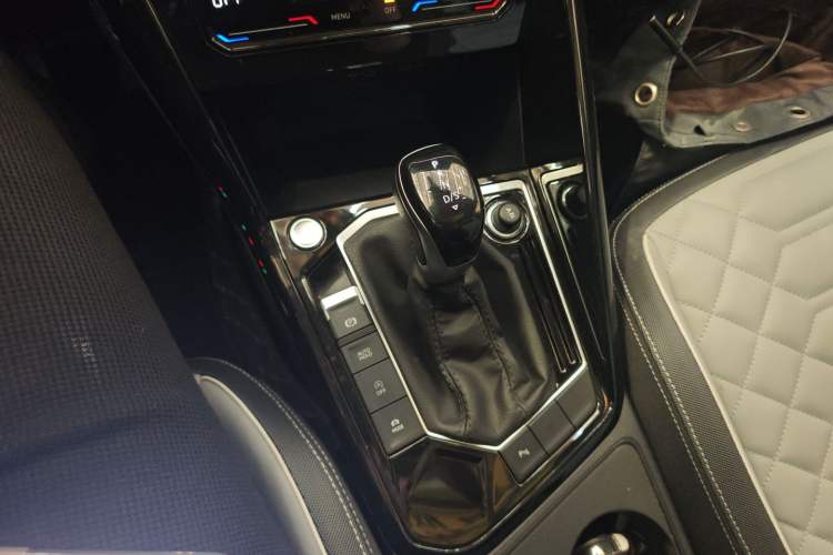 Used Volkswagen Tayron 2023 280TSI Two-Wheel-Drive Luxury Plus Advanced Version Gear Lever