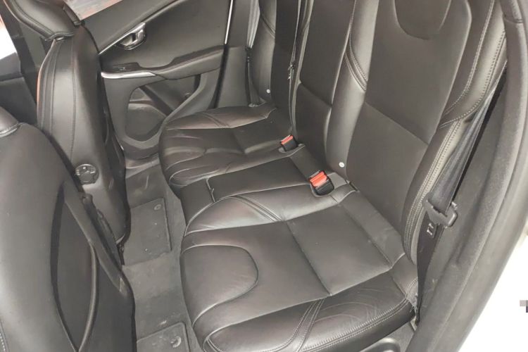 Used Volvo V40 2018 T3 Zhiyi Edition

