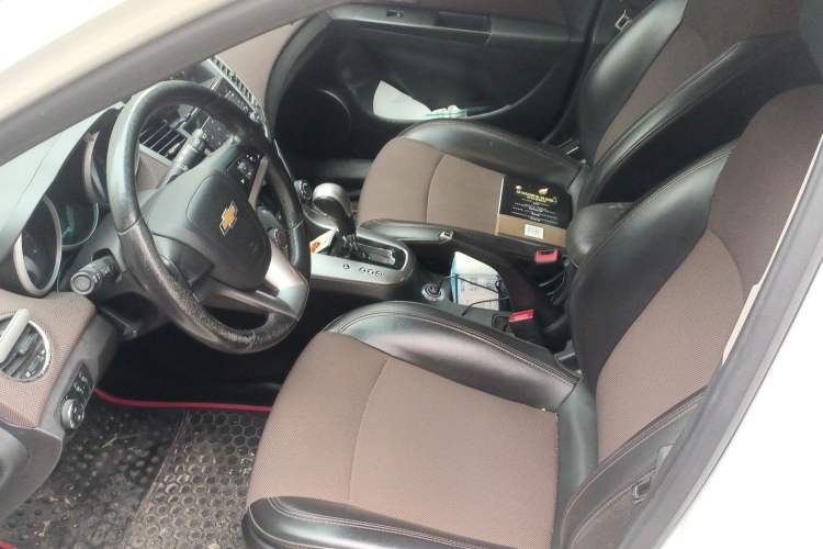 Used Chevrolet Cruze 2013 Hatchback 1.6L Automatic Luxury Model
