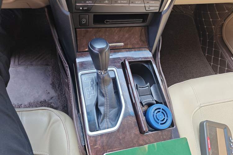 Used Toyota Camry 2016 2.0E 10th Anniversary Elite Edition