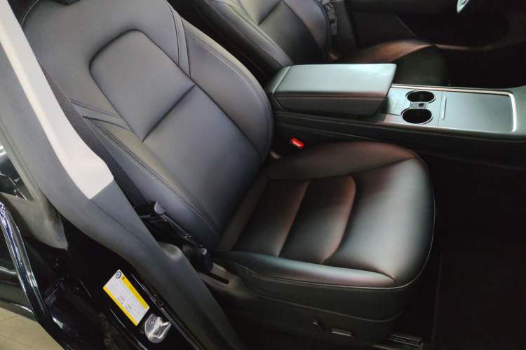 Used Tesla Model Y 2022 Long-Range All-Wheel-Drive Version