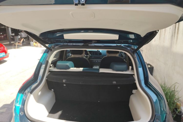 Used ORA Good Cat 2023 401 km Standard Range Premium Version Lithium Iron Phosphate Trunk