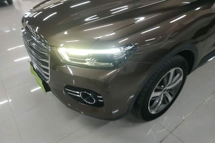Used Haval H6 2017 Red Label 2.0T Automatic Two-Wheel Drive ZhiShang Model Left Front Headlight