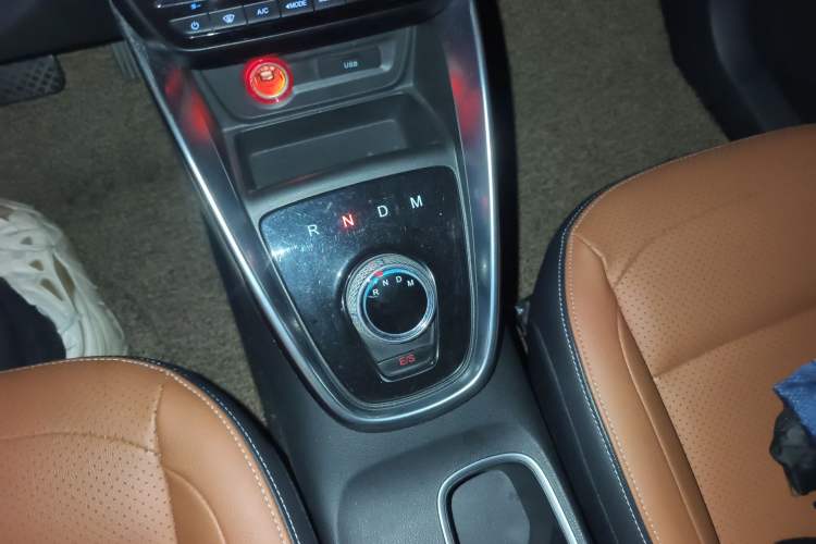 Used Baojun 510 2017 1.5L Automatic Luxury Model Gear Lever