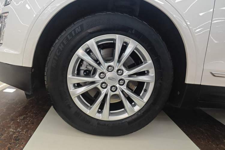 Used Cadillac XT5 2021 28T Luxury Model
