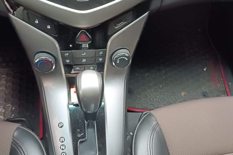 Used Chevrolet Cruze 2013 Hatchback 1.6L Automatic Luxury Model
