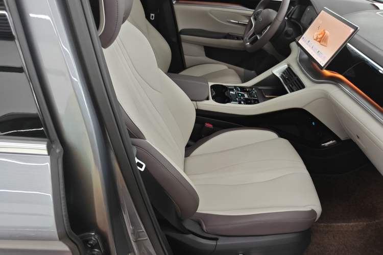 Used BYD Song PLUS New Energy 2025 DM-i 112KM Prestige Model
