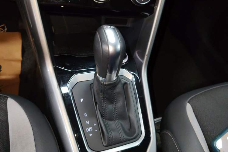 Used Volkswagen T-ROC 2020 230TSI DSG Two-Wheel Drive Advanced Version