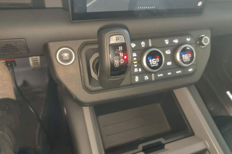 Used Land Rover Defender 2025 110 3.0T P400 X
