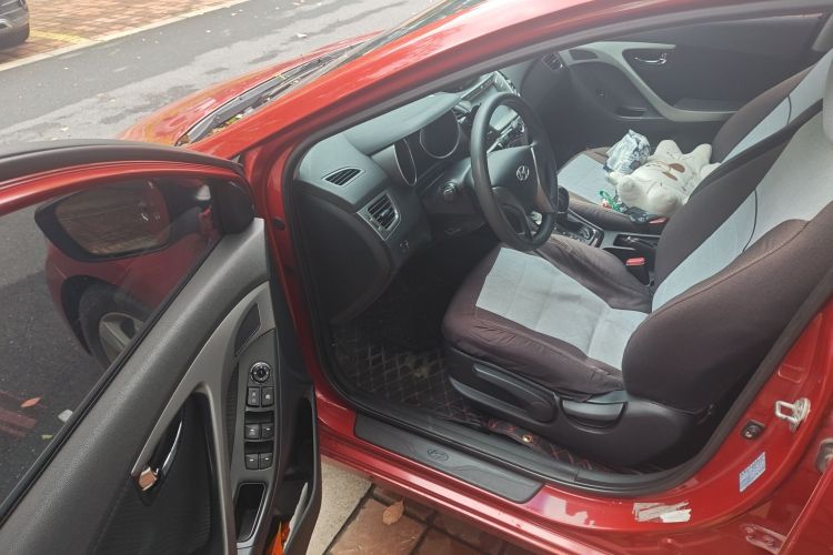 Used Hyundai Elantra (5th Generation / Langdong) 2012 1.6L Automatic Leading Model
