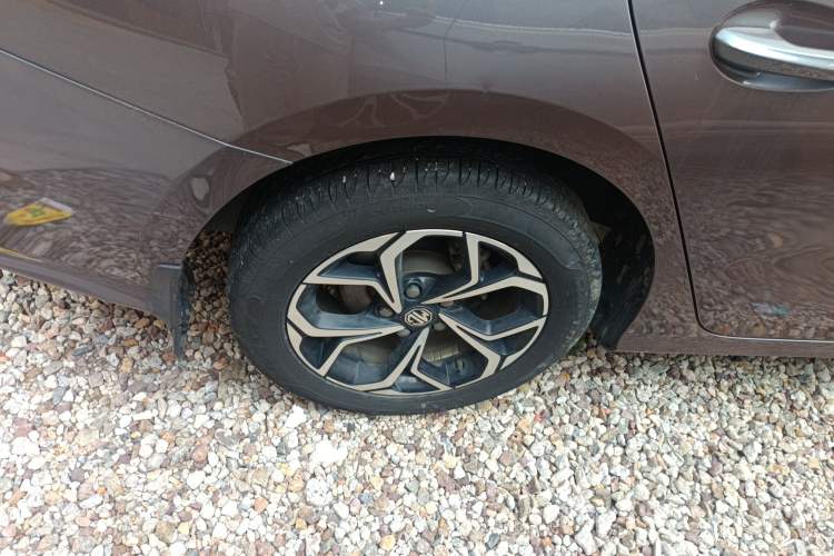 Used MG 5 2021 Revised Version 180 DVVT CVT Youth Luxury Edition Exterior 5