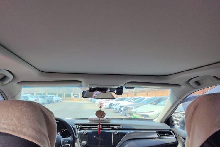 Used Toyota Camry 2019 Dual-Engine 2.5 HG Luxury Edition China VI Standard
