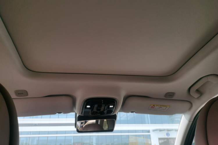 Used Chery Tiggo 8 L 2024 2.0T Two-Wheel Drive Prestige Version 5 Seats
