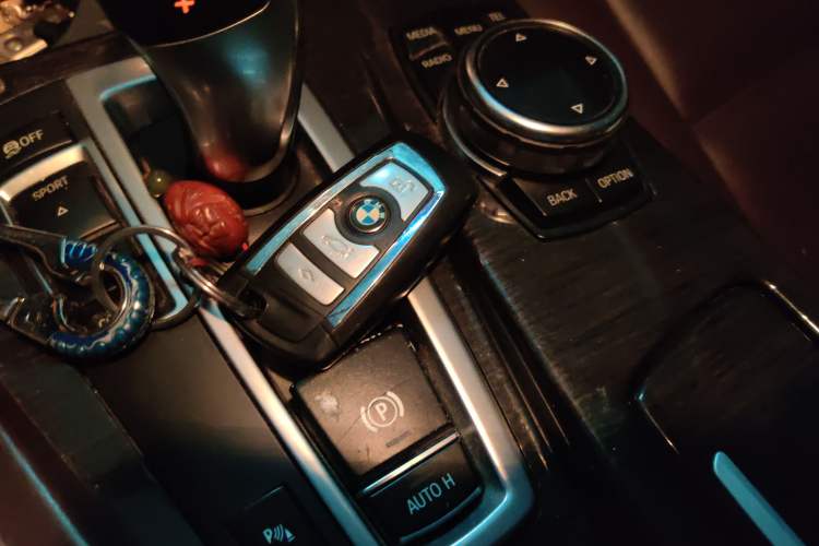 Used BMW 5 Series 2014 525Li Luxury Design Package
