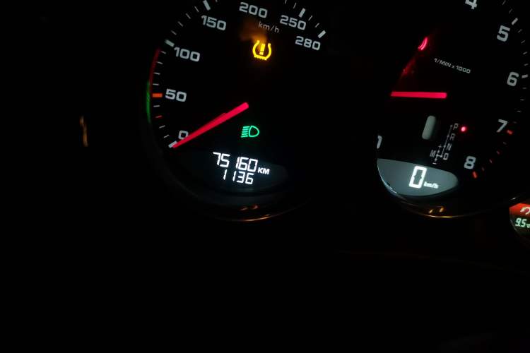 Used Porsche Macan 2017 Macan 2.0T Odometer Close Up