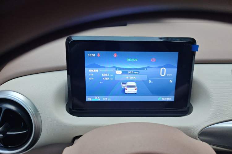 Used Wuling Hongguang MINIEV 2025 Four-Door Version Advanced Edition Odometer Close Up