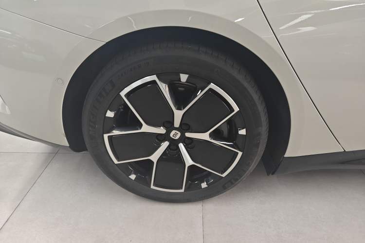 Used Xiaomi Auto SU7 2024 Rear-Drive Long-Range Intelligent Driving Version