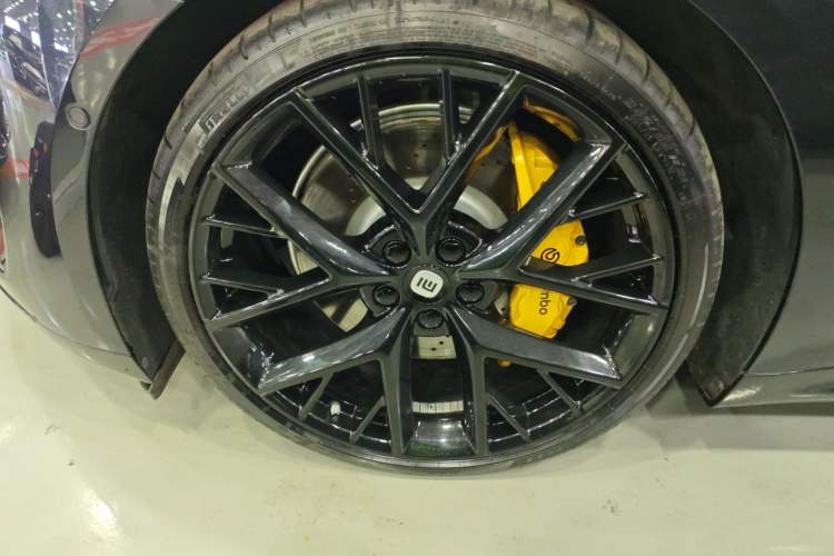 Used Xiaomi Auto SU7 2024 Four-Wheel Drive Ultra-Long Range Advanced Intelligent Driving Max Edition