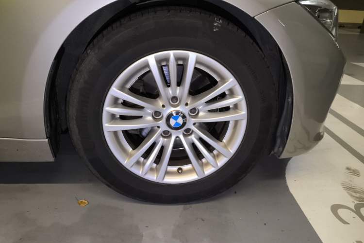 Used BMW 3 Series 2014 320Li Fashion Model
