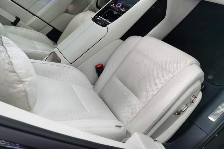 Used Lynk & Co 900 2025 2.0T Exploration Edition
