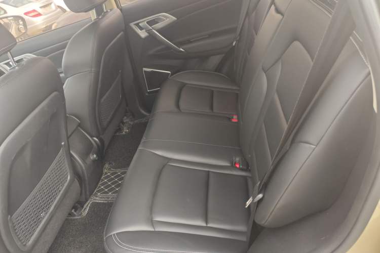 Used Geely Auto Emgrand X7 Sport 2016 2.0L Manual Smart Connect Version