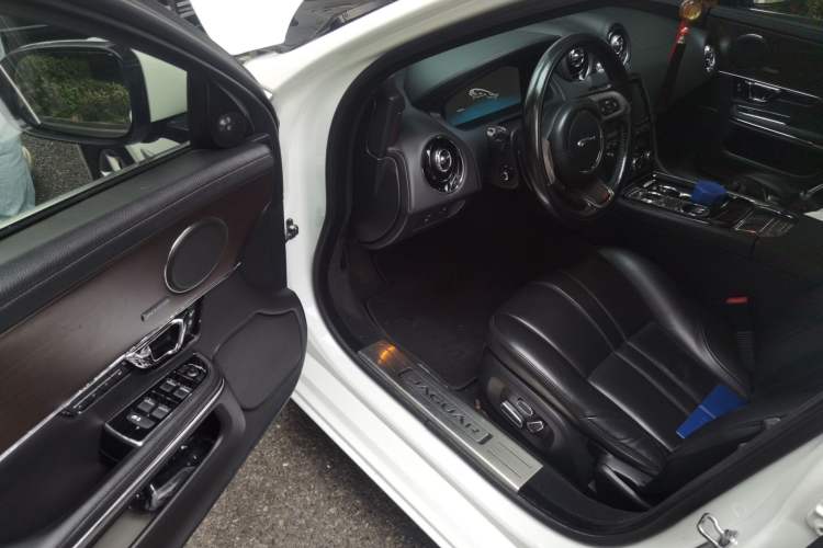 Used Jaguar XJ 2015 XJL 3.0 SC Elegant Business 80th Anniversary Limited Edition
