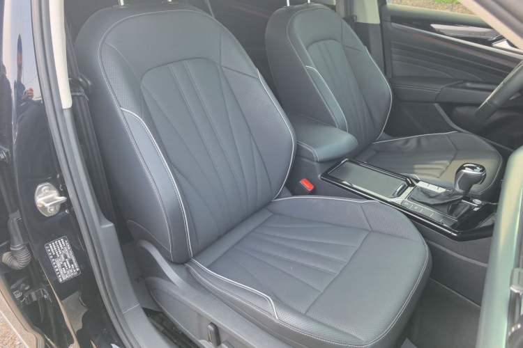 Used Volkswagen Passat 2024 380TSI Dragon Glory Edition
