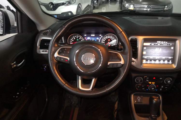 Used Jeep Compass 2017 200T Automatic Family Edition