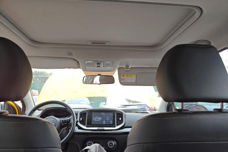 Used Kia kx1 Stonic 2021 1.4L CVT Sunroof Model
