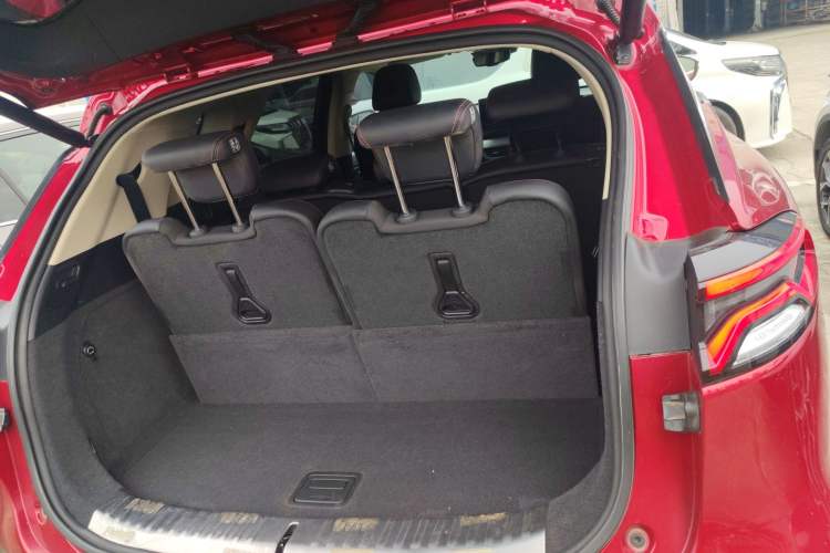 Used BYD Tang New Energy 2018 DM 2.0T All-Wheel Drive Smart Connectivity Luxury Model 7 Seats China V Emission Standard
