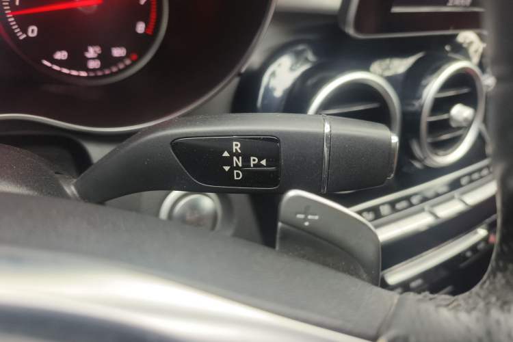 Used Mercedes-Benz C-Class 2017 Restyled C 200 Sport Edition Gear Lever