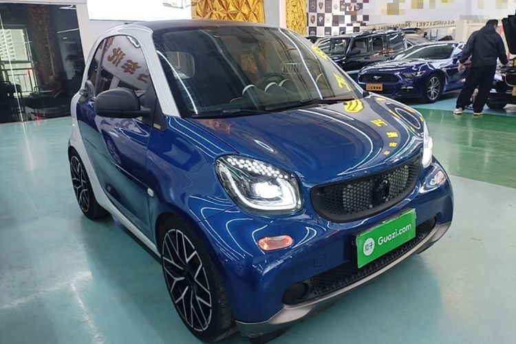 Used smart fortwo 2015 1.0L 52 kW hardtop Dynamic version
