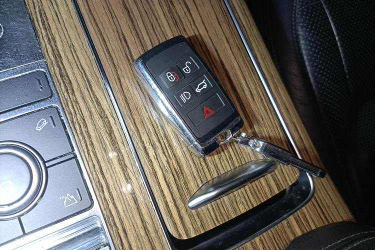 Used Land Rover Range 2018 3.0 SC V6 Grand Edition Vehicle Key