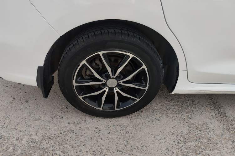 Used BYD Song MAX 2017 1.5T Automatic Smart Connect Prestige 7-Seater Right Rear Wheel Hub