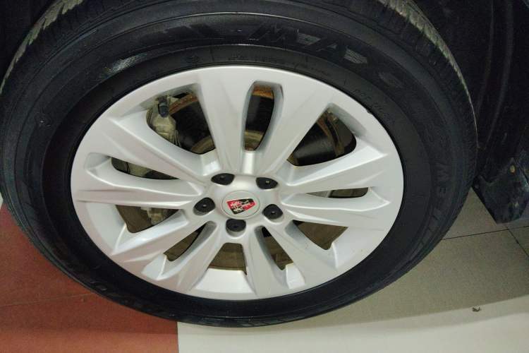 Used Roewe RX5 2016 Revised Version 20T Two-Wheel Drive Manual Transmission Luxury Edition