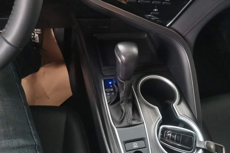 Used Toyota Camry 2023 2.0G Luxury Edition