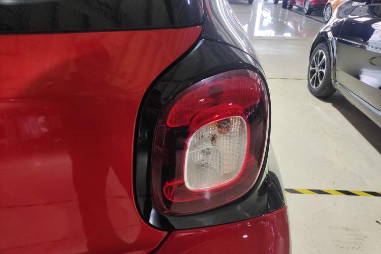 Used smart forfour 2016 1.0L 52 kW Passion Edition