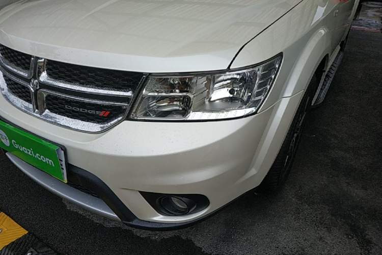 Used Dodge Journey 2013 2.4L Two-Wheel Drive Luxury Version
