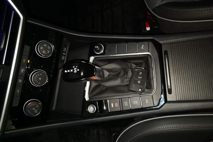 Used Volkswagen Sagitar 2025 Revised Version Three 300TSI DSG Excellence Edition