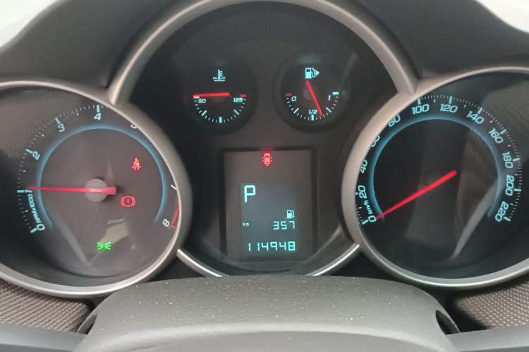 Used Chevrolet Cruze 2013 Hatchback 1.6L Automatic Luxury Model
