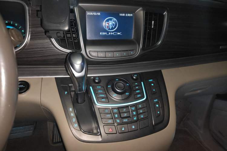 Used Buick GL8 2013 3.0L GT Luxury Business Haoya Edition