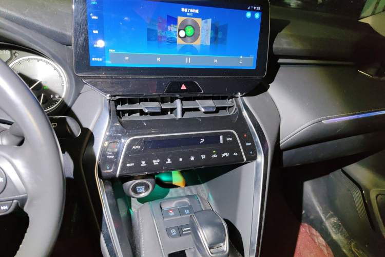 Used Toyota Harrier 2023 2.0L CVT Two-Wheel Drive Entry Version
