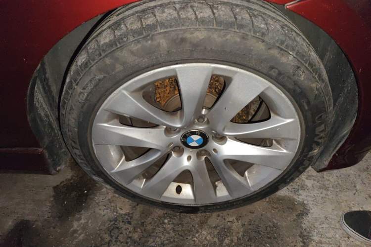 Used BMW 3 Series 2010 320i Luxury Model Right Front Wheel Hub