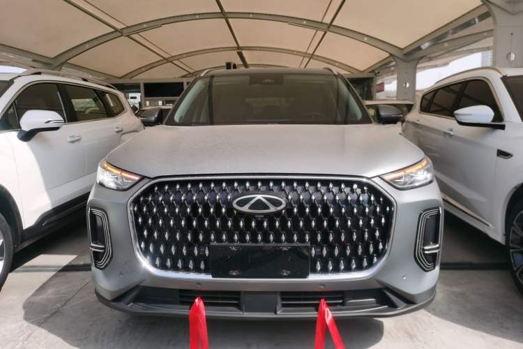 Used Chery Tiggo 8 L 2024 2.0T Two-Wheel Drive Prestige Version 5 Seats
