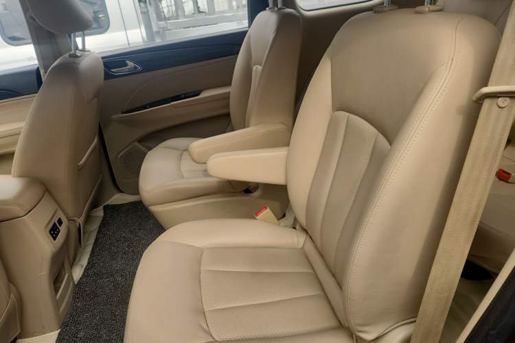 Used Baojun 730 2016 1.5L Manual Comfort Version 7 Seats China V Emission Standard