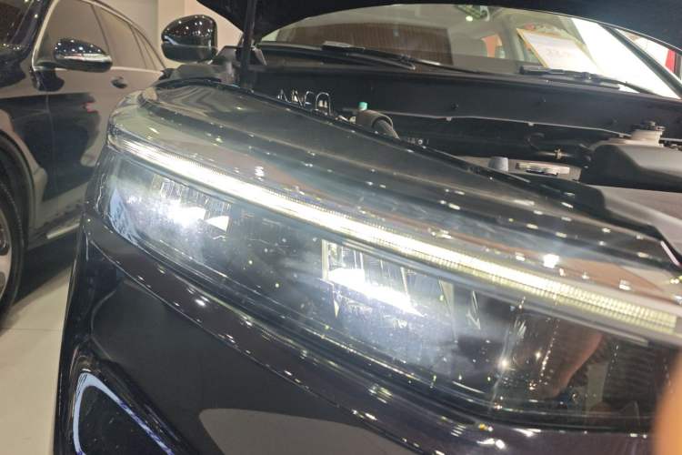 Used Honda Breeze 2023 240TURBO Two-Wheel-Drive Luxury Edition 5 Seats Right Front Headlight