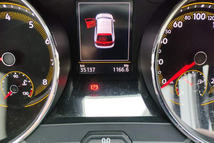 Used Volkswagen Tiguan L 2019 Revised Version 280TSI Automatic Two-Wheel Drive Panoramic Comfort Edition China VI Standard Odometer Close Up