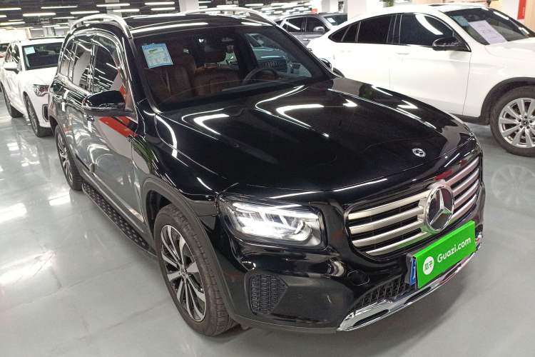 Used Mercedes-Benz GLB 2024 GLB 220 Fashion Model Front Right 45 Deg