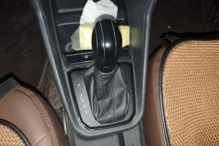 Used Volkswagen Santana 2018 1.5L Automatic Fashion Edition Gear Lever