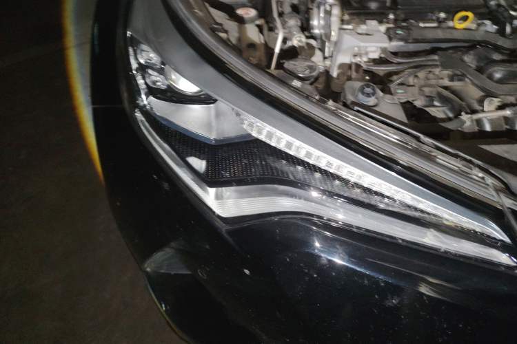 Used Toyota C-HR 2018 2.0L Flagship Sunroof Version China VI Standard